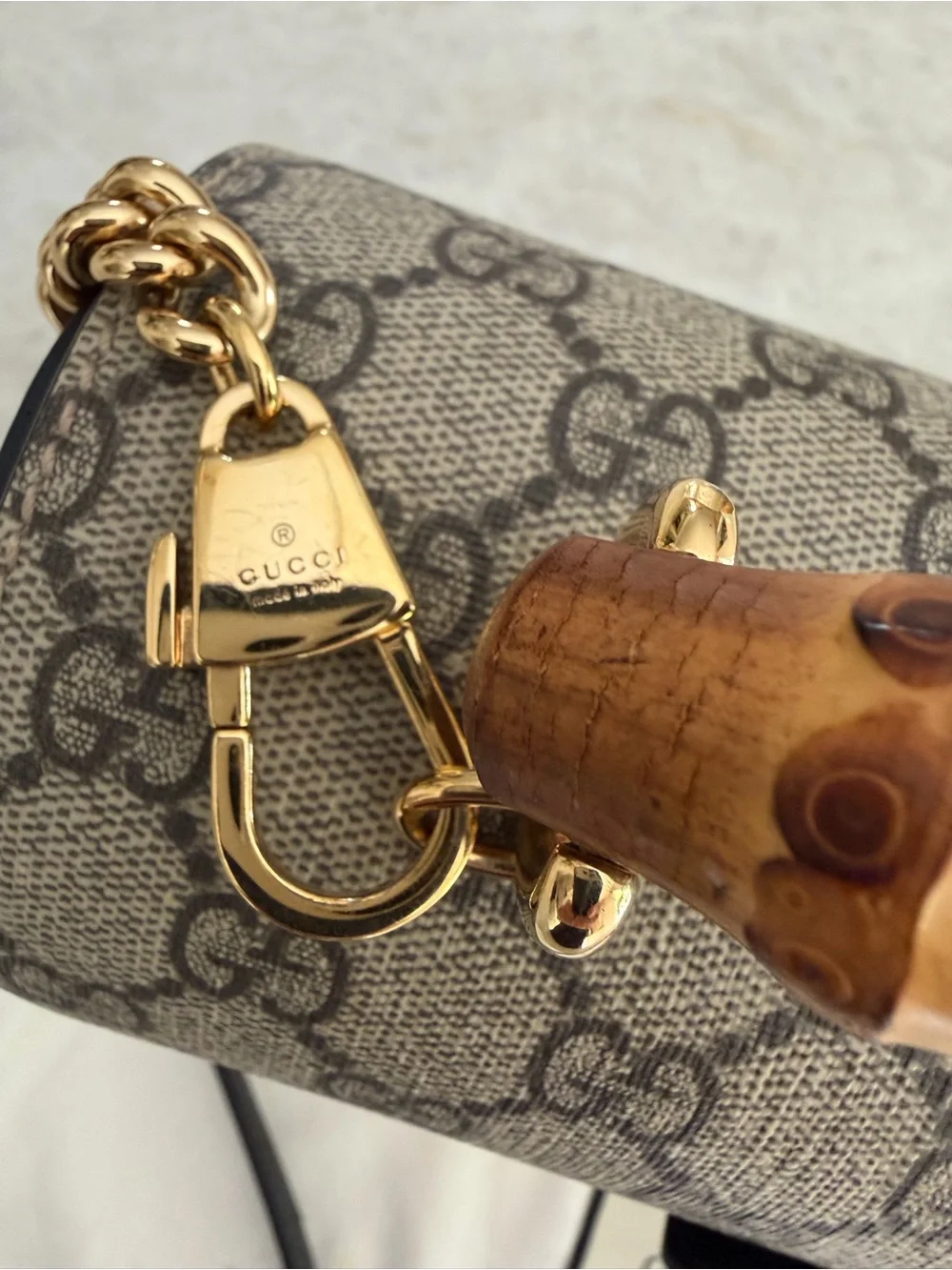 Gucci satchel signature